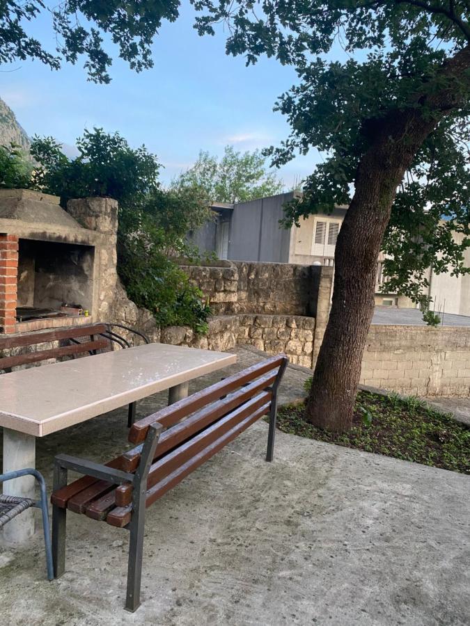 Vasiniko Apartment Kotor Eksteriør billede